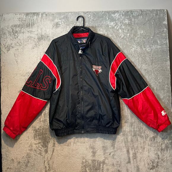 Vintage Starter Chicago Bulls Nylon Jacket Size Large Red Black Bulls NBA‎ 90s - Picture 1 of 11